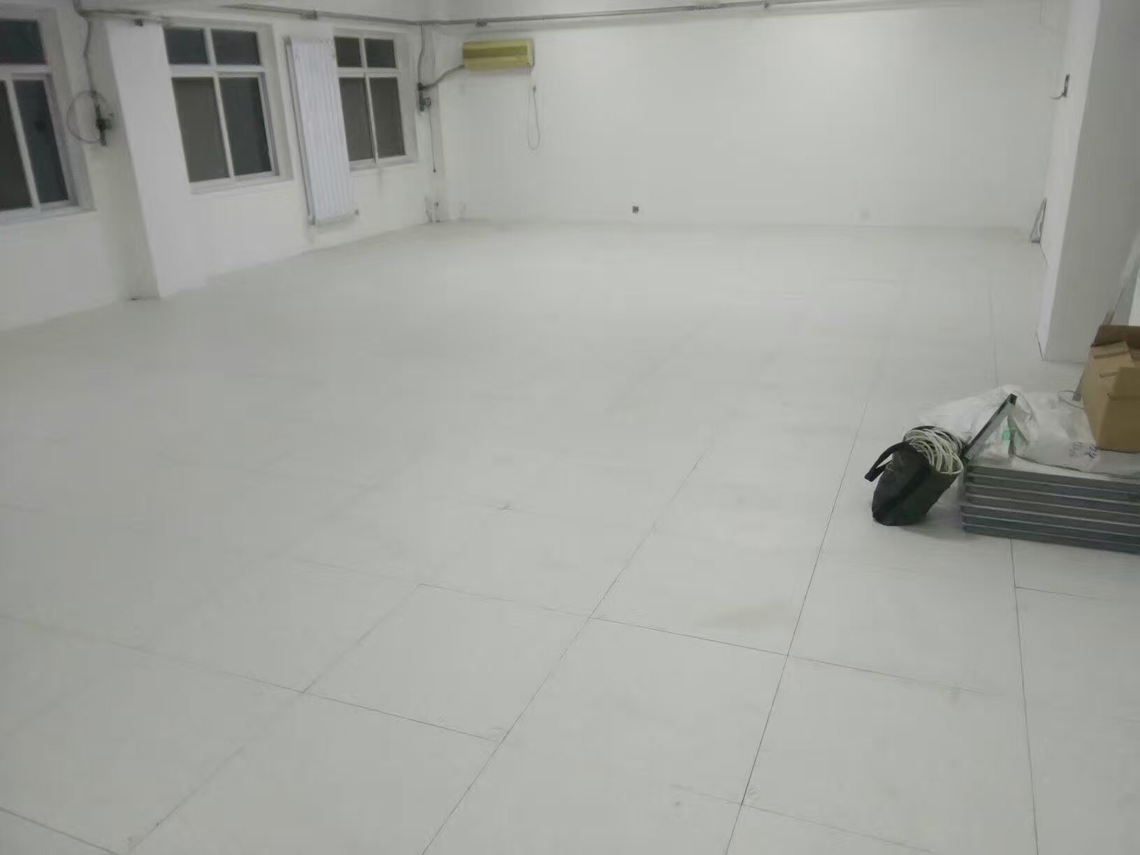 沈飛全鋼無(wú)邊防靜電地板工程案例 沈飛有邊防靜電地板 沈飛地板廠(chǎng)家